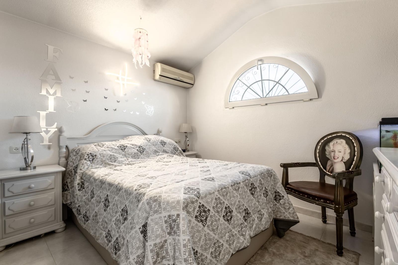 Pareado de 3 habitaciones en Torrevieja en venta con piscina garaje - 224.000 € (Ref: 9945685)