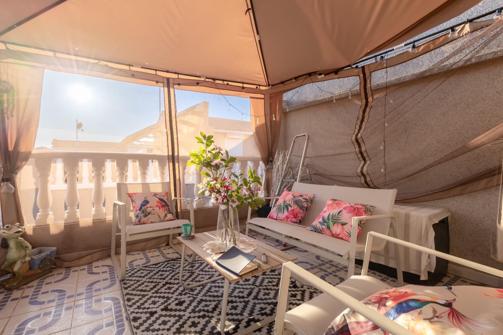 Pareado de 3 habitaciones en Torrevieja en venta con piscina garaje - 224.000 € (Ref: 9945685)