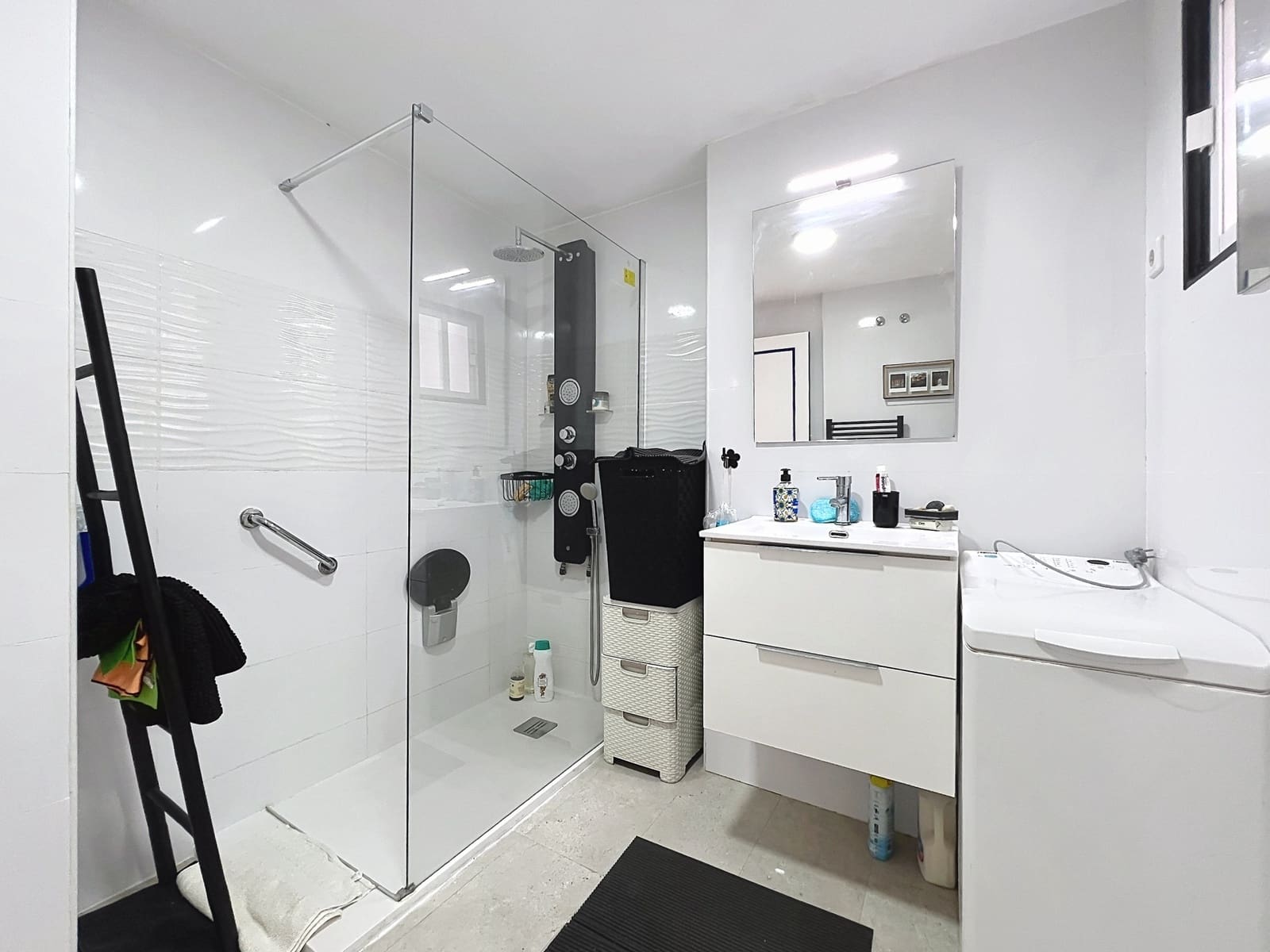 Apartamento de 2 habitaciones en San Luis de Sabinillas en venta - 249.000 € (Ref: 10033587)