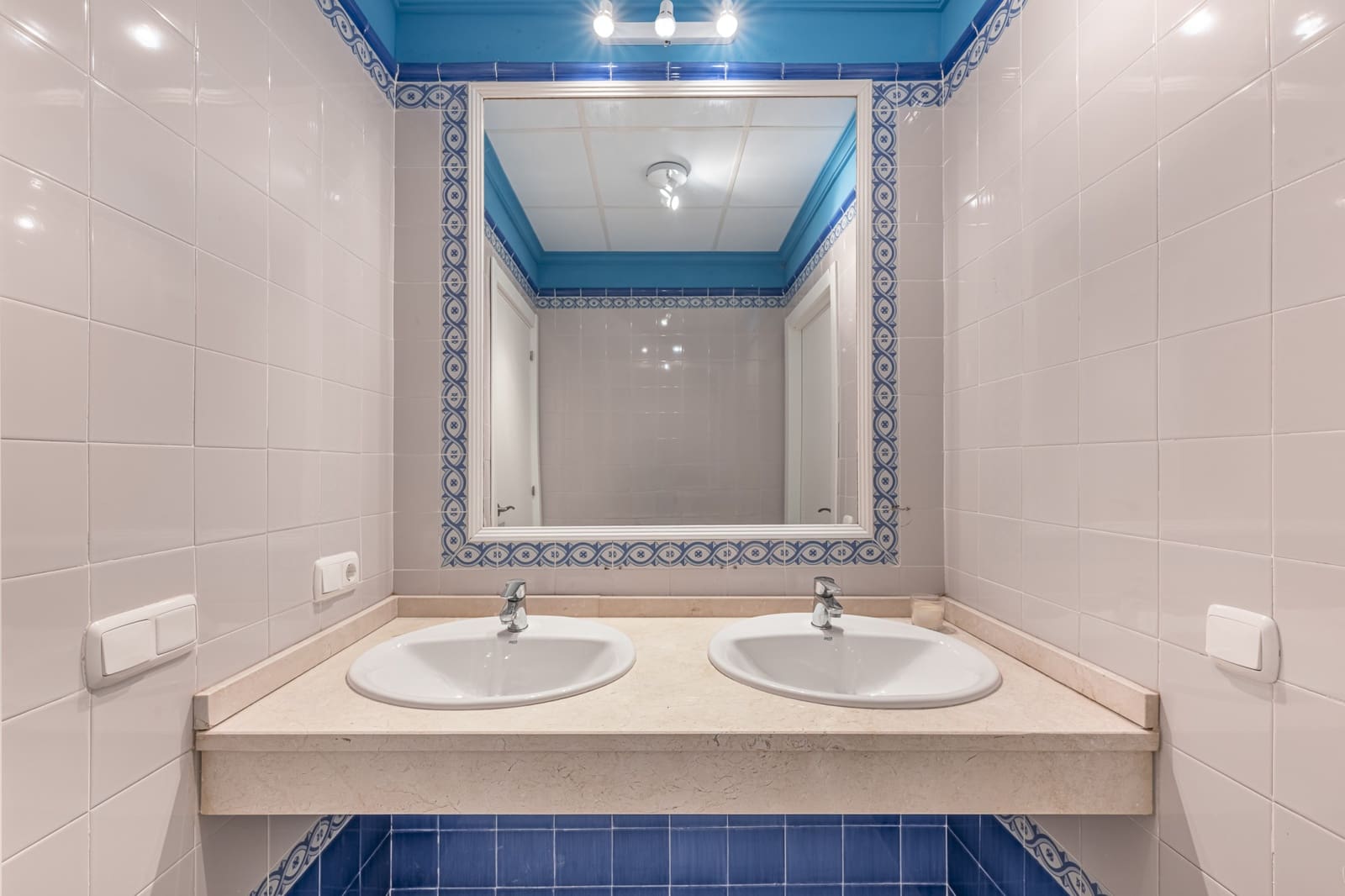 3 soveværelse Lejlighed til salg i Manilva med swimmingpool garage - € 469.000 (Ref: 10042690)