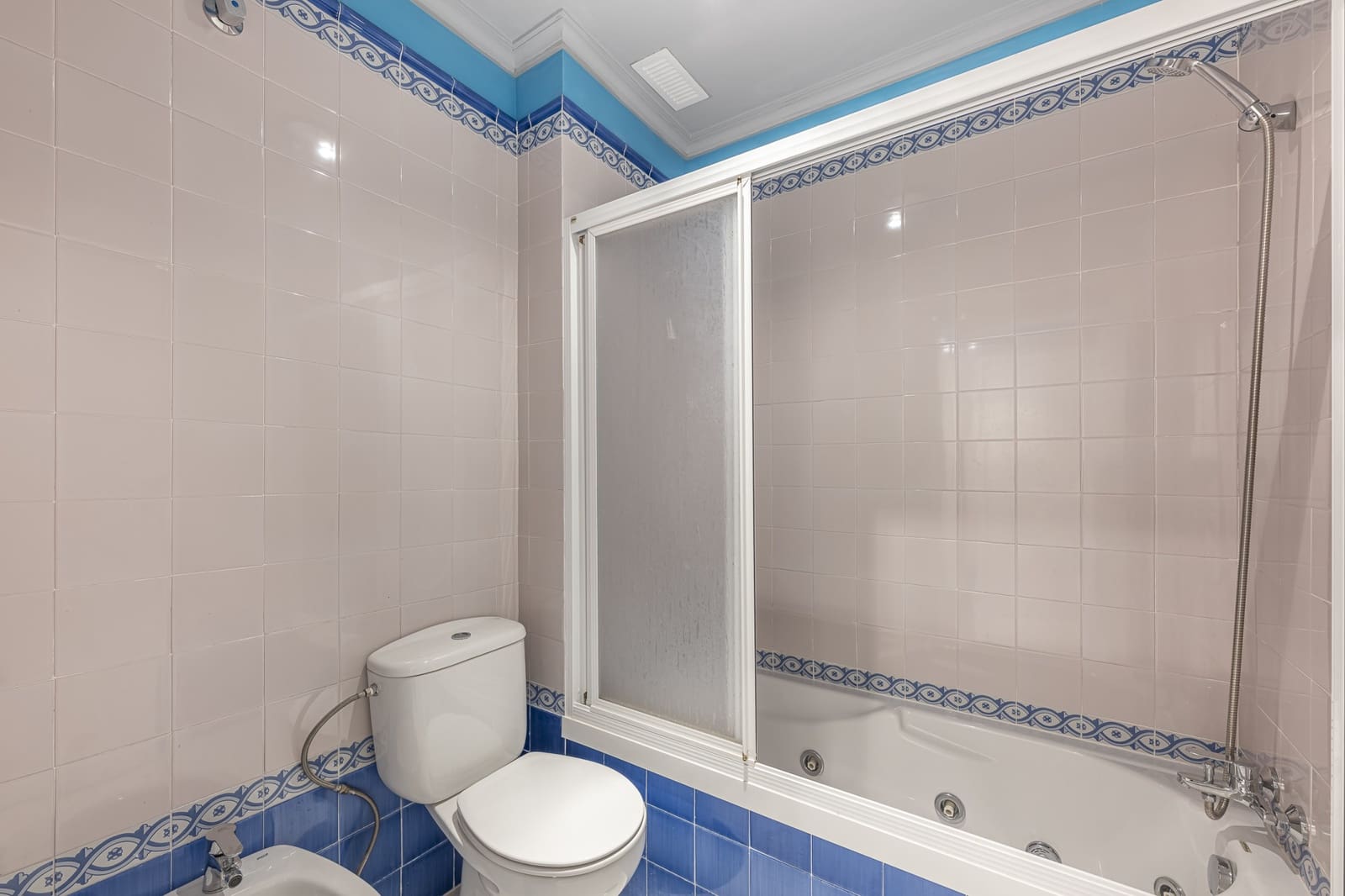 3 soveværelse Lejlighed til salg i Manilva med swimmingpool garage - € 469.000 (Ref: 10042690)
