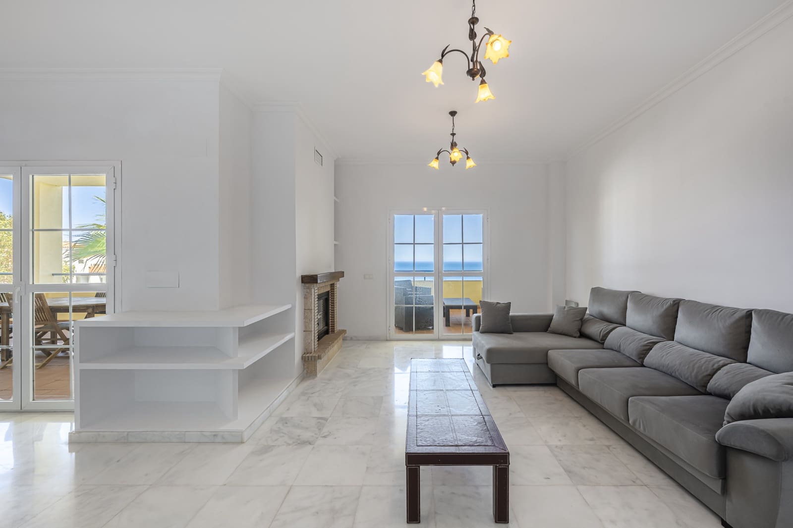3 soveværelse Lejlighed til salg i Manilva med swimmingpool garage - € 469.000 (Ref: 10042690)