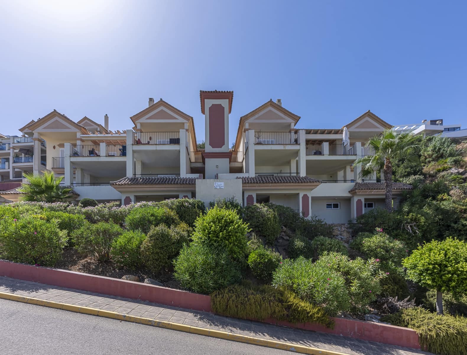 3 soveværelse Lejlighed til salg i Manilva med swimmingpool garage - € 469.000 (Ref: 10042690)