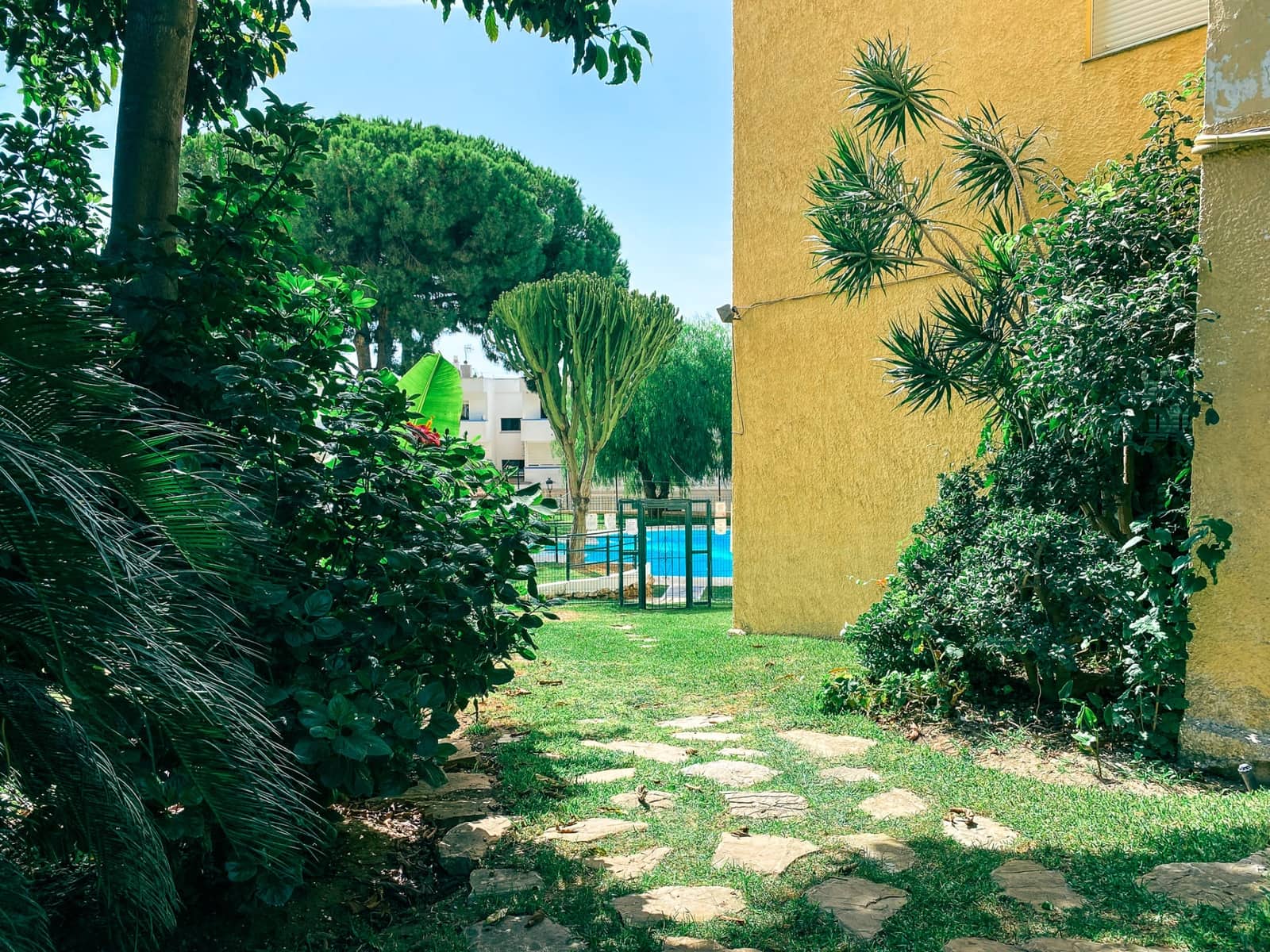 1 soveværelse Lejlighed til salg i Estepona med swimmingpool - € 285.000 (Ref: 10061679)