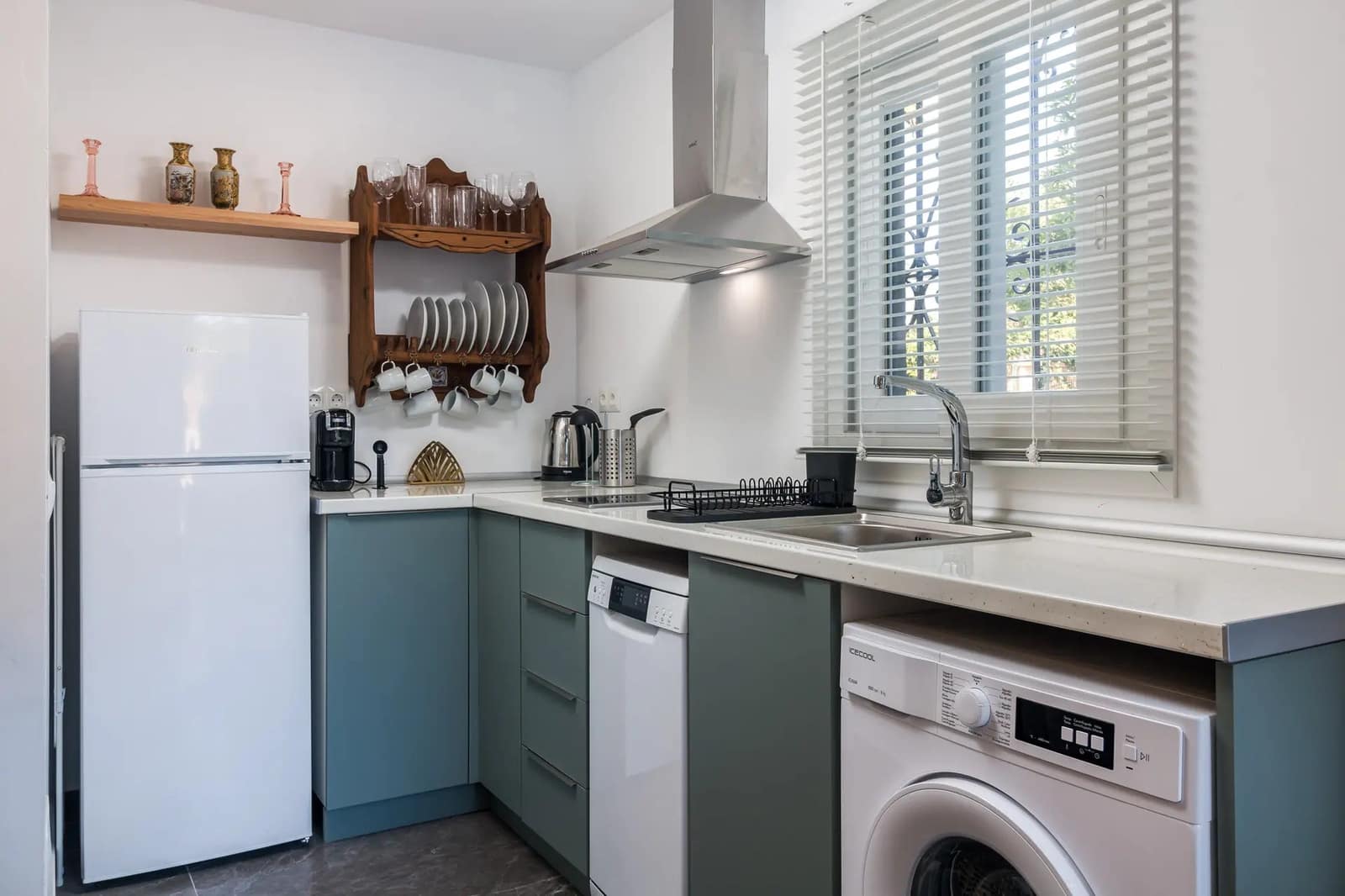 9 slaapkamer Villa te koop in Manilva met zwembad - € 1.250.000 (Ref: 10067678)