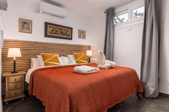 9 quarto Moradia para venda em Manilva com piscina - 1 250 000 € (Ref: 10067678)