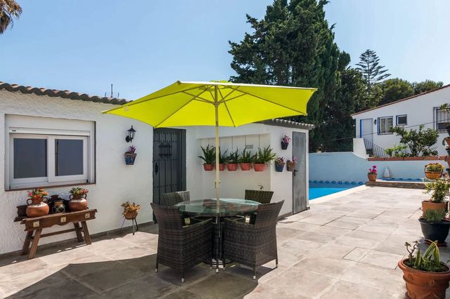 9 quarto Moradia para venda em Manilva com piscina - 1 250 000 € (Ref: 10067678)