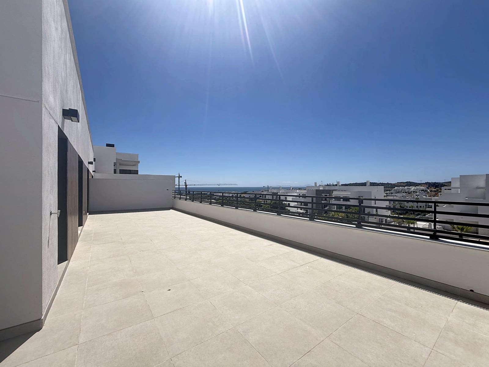 3 makuuhuone Kattohuoneisto myytävänä paikassa Estepona mukana uima-altaan 
autotalli - 690 000 € (Ref: 10109369)
