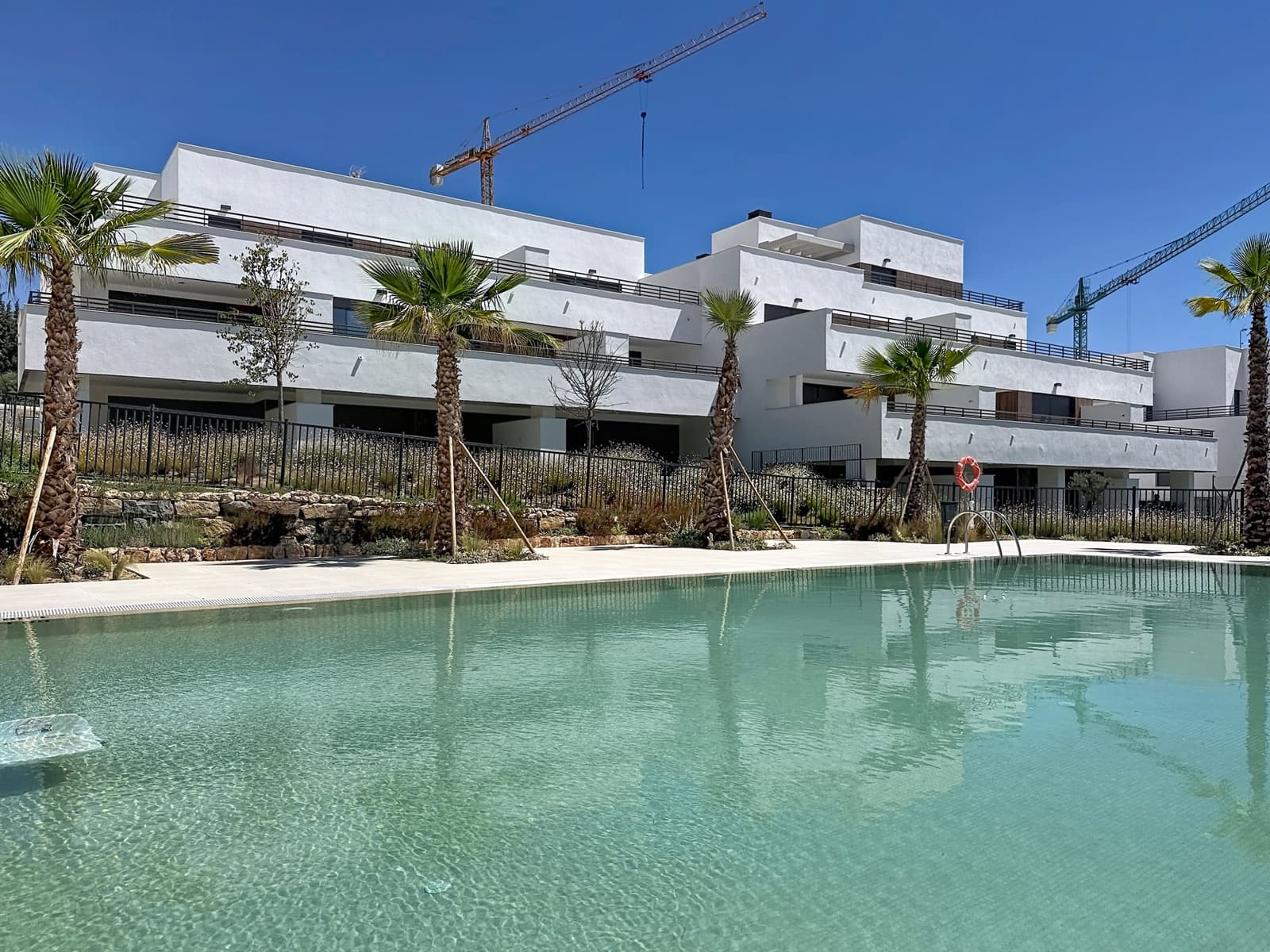 3 makuuhuone Kattohuoneisto myytävänä paikassa Estepona mukana uima-altaan 
autotalli - 690 000 € (Ref: 10109369)