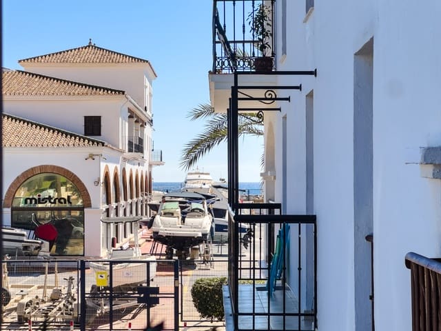 Ullakkoasunto myytävänä paikassa La Duquesa / Puerto de la Duquesa, Manilva - 218 000 € (Ref: 10139389)