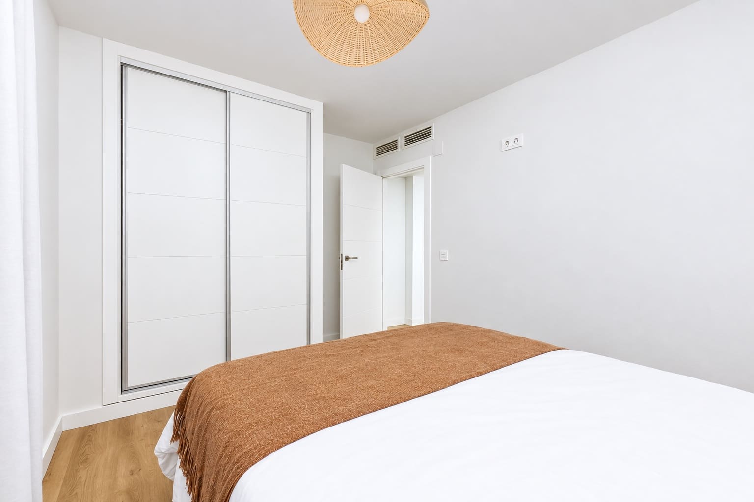 2 slaapkamer Appartement te koop in La Duquesa / Puerto de la Duquesa - € 325.000 (Ref: 10139390)