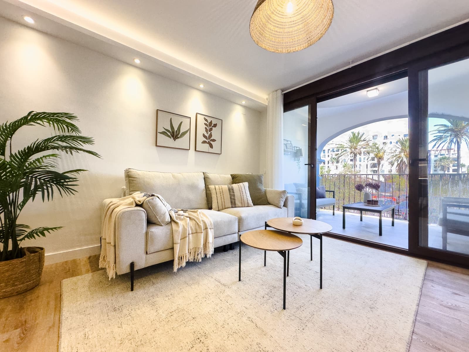 2 slaapkamer Appartement te koop in La Duquesa / Puerto de la Duquesa - € 325.000 (Ref: 10139390)