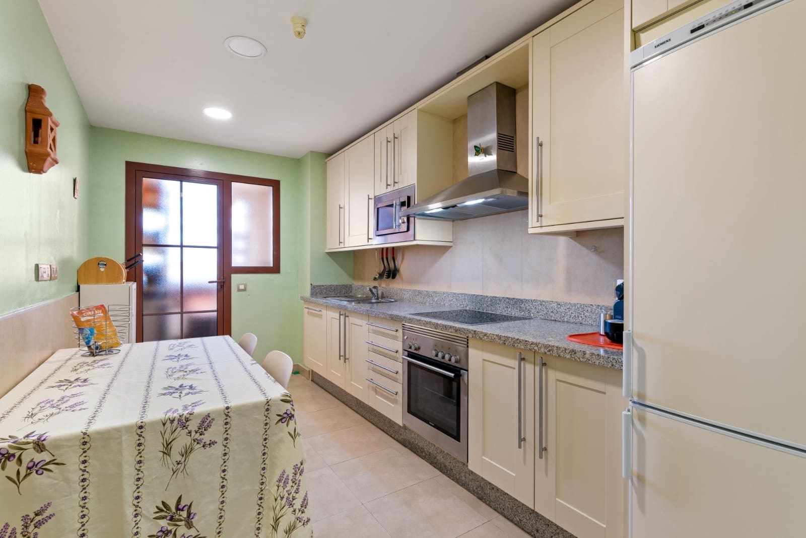 2 bedroom Apartment for sale in Benahavis with pool garage - € 480,000 (Ref: 10139391)