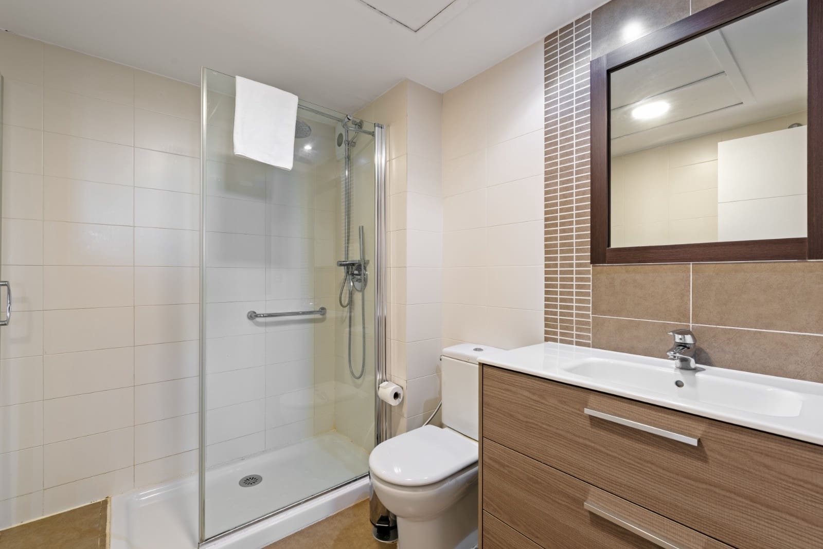 2 bedroom Apartment for sale in Benahavis with pool garage - € 480,000 (Ref: 10139391)