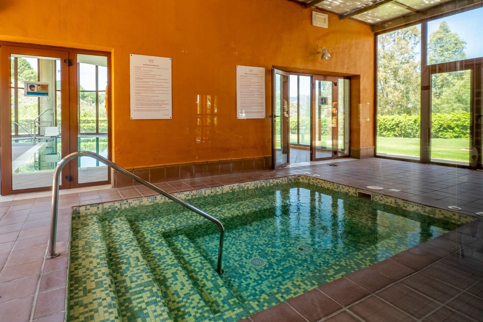 2 bedroom Apartment for sale in Benahavis with pool garage - € 480,000 (Ref: 10139391)