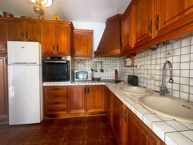 6 camera da letto Casa in vendita in El Velerín, Estepona con piscina garage - 689.000 € (Rif: 8865469)