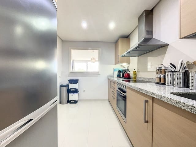 Apartamento de 2 habitaciones en Casares en venta con piscina garaje - 315.000 € (Ref: 8865471)