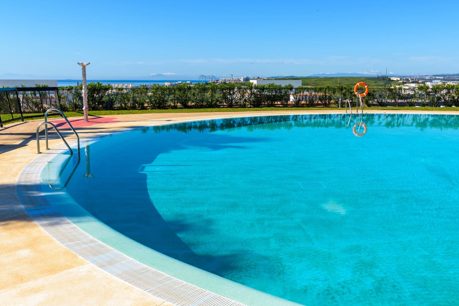 3 sypialnia Apartament na sprzedaż w Estepona z basenem garażem - 860 000 € (Ref: 8869546)