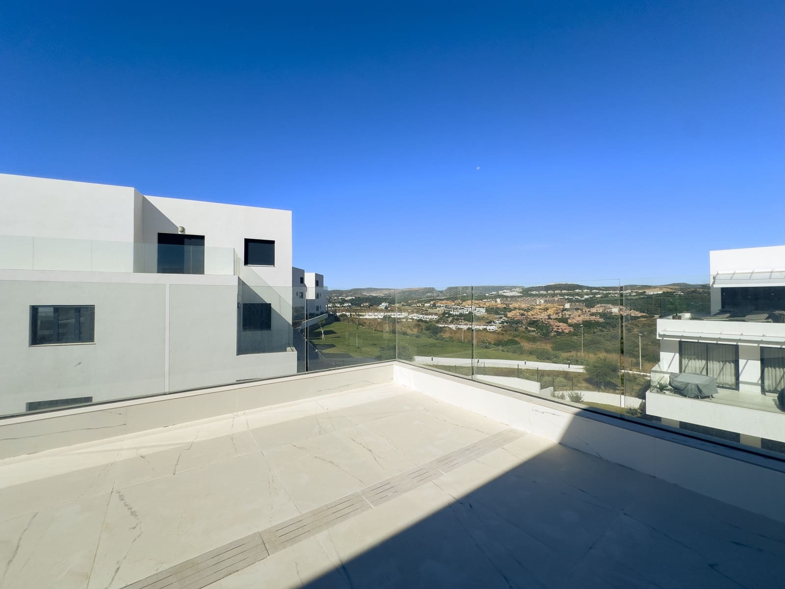 2 Zimmer Penthouse zu verkaufen in Casares mit Pool Garage - 649.000 € (Ref: 8907442)