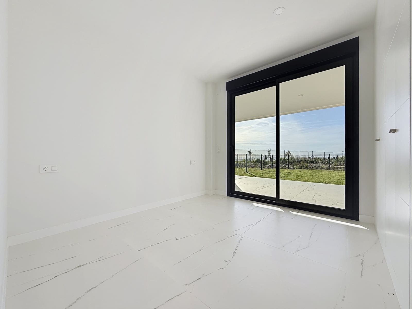 2 bedroom Apartment for sale in Casares with pool garage - € 420,000 (Ref: 8932413)