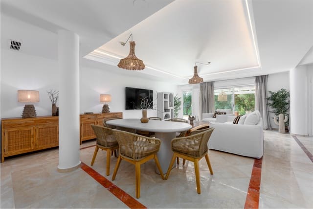 3 sovrum Lägenhet till salu i Sotogrande, San Roque med pool garage - 650 000 € (Ref: 8935096)
