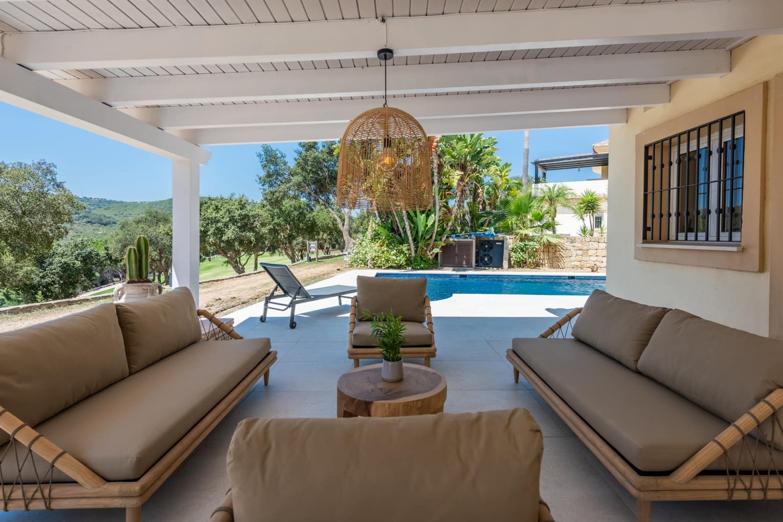 Apartamento de 3 habitaciones en Sotogrande en venta con piscina garaje - 650.000 € (Ref: 8935096)