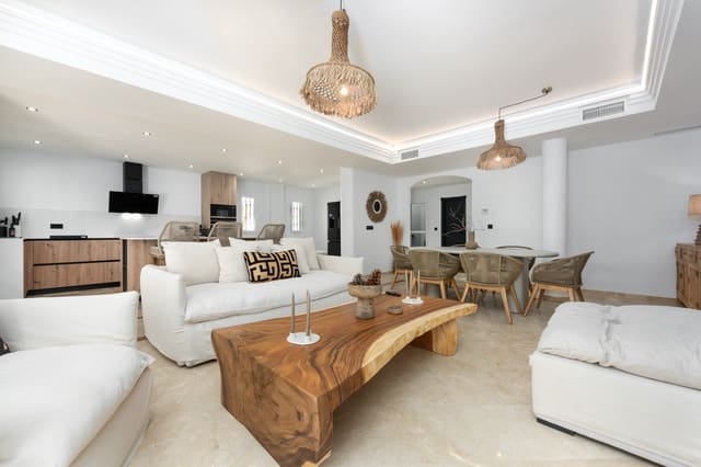 3 sovrum Lägenhet till salu i Sotogrande, San Roque med pool garage - 650 000 € (Ref: 8935096)