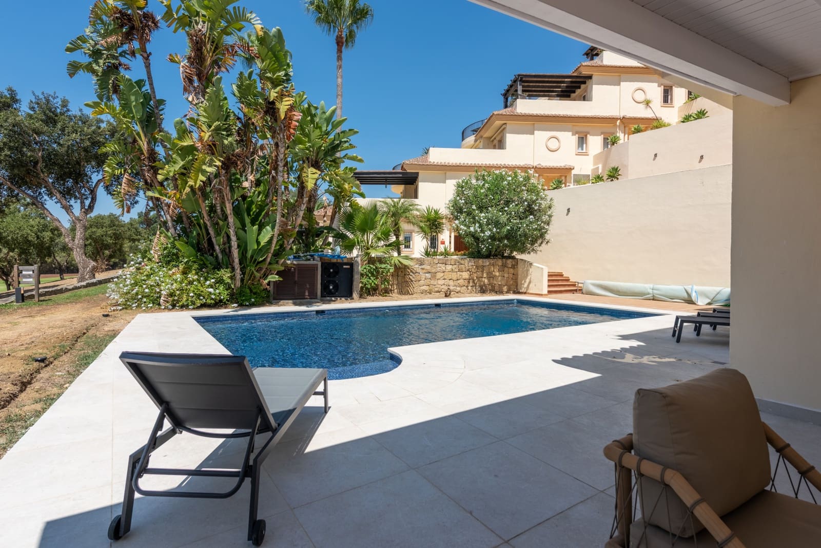 Apartamento de 3 habitaciones en Sotogrande en venta con piscina garaje - 650.000 € (Ref: 8935096)