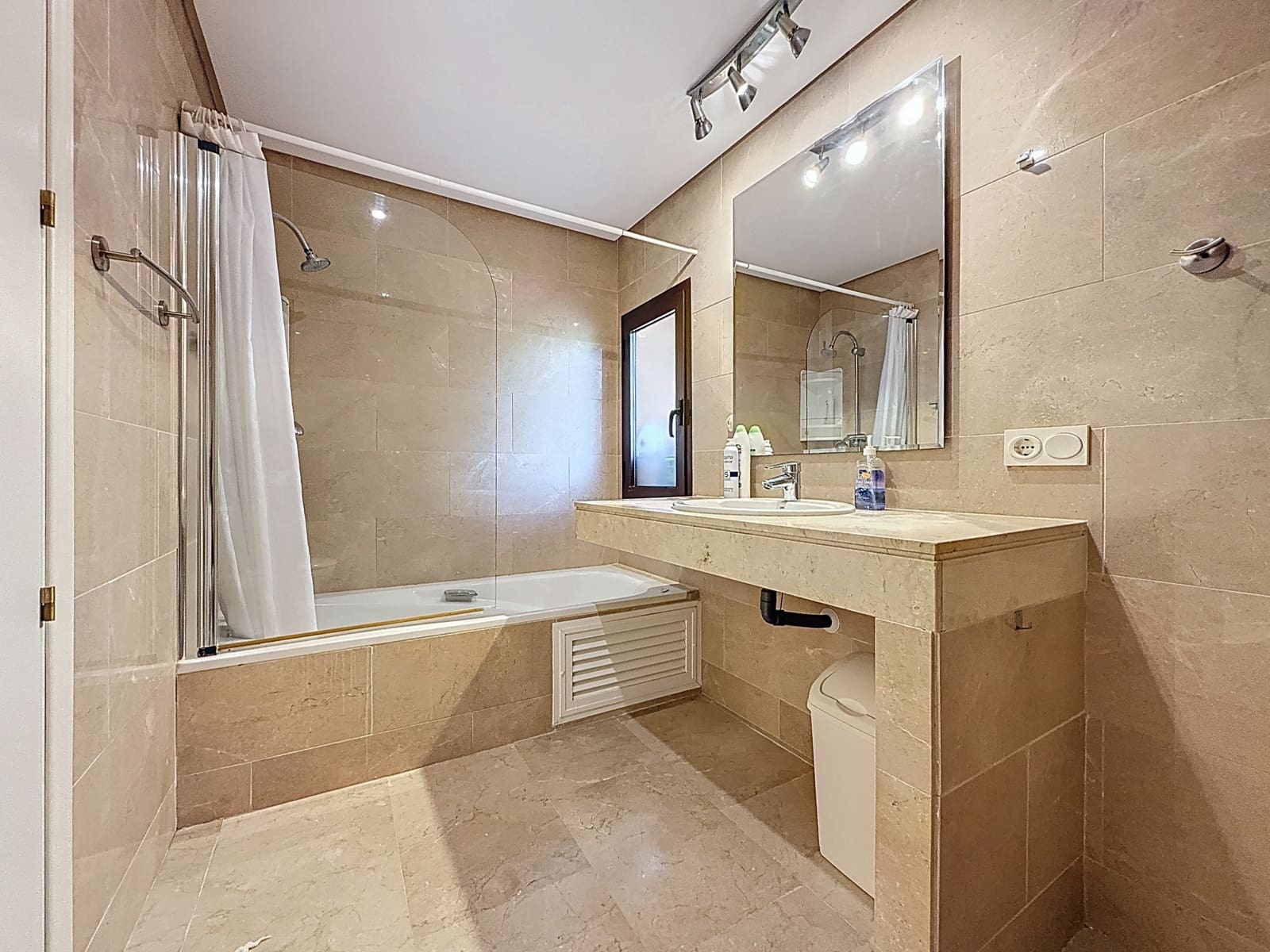 2 bedroom Apartment for sale in San Luis de Sabinillas with pool garage - € 335,000 (Ref: 9057482)