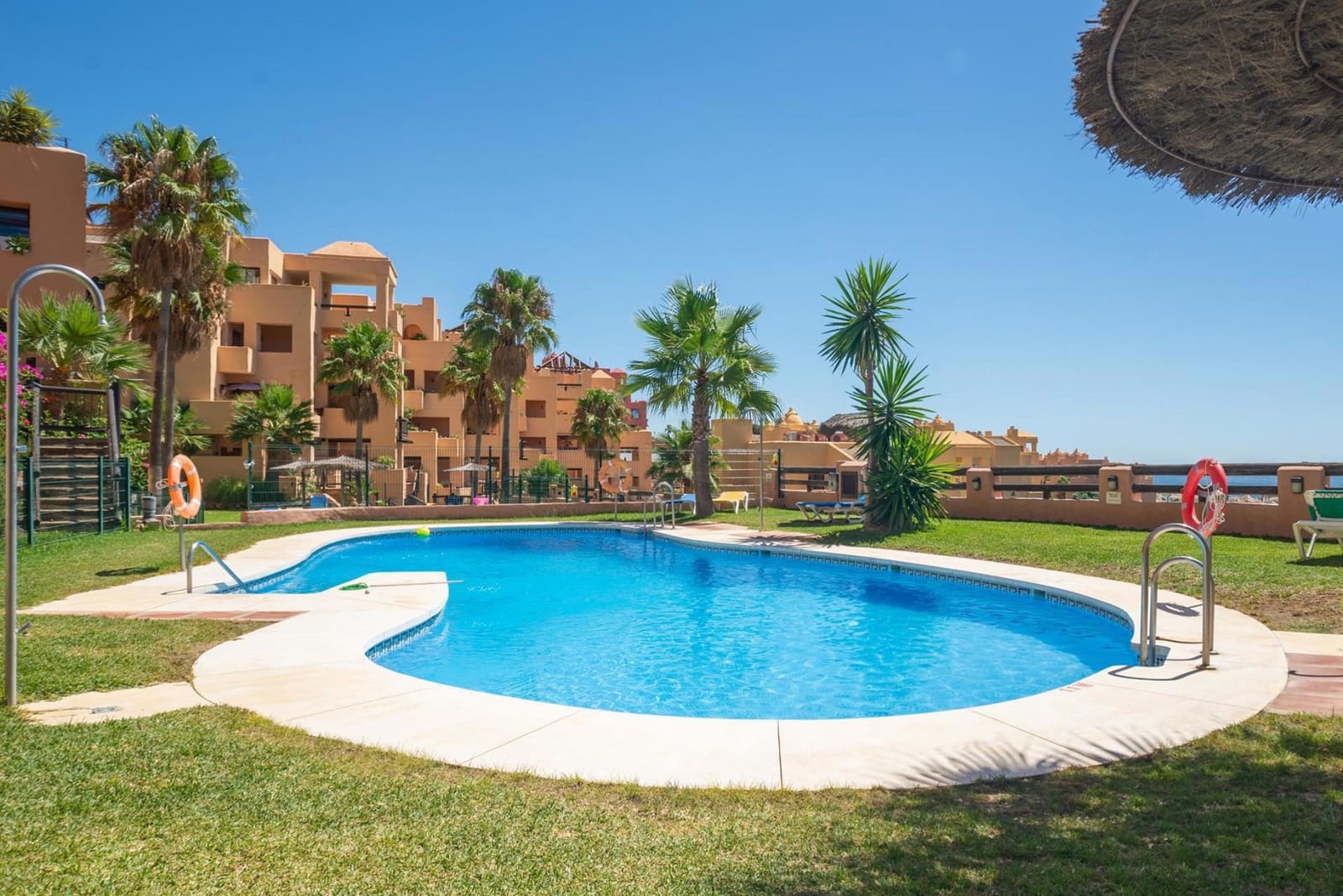 2 bedroom Apartment for sale in San Luis de Sabinillas with pool garage - € 335,000 (Ref: 9057482)