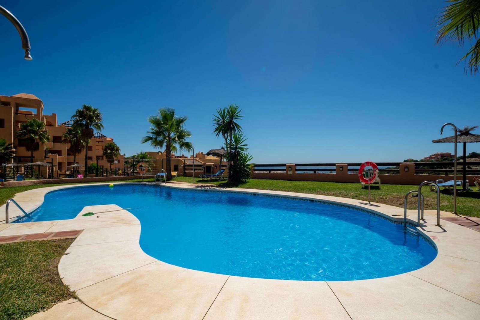 2 bedroom Apartment for sale in San Luis de Sabinillas with pool garage - € 335,000 (Ref: 9057482)