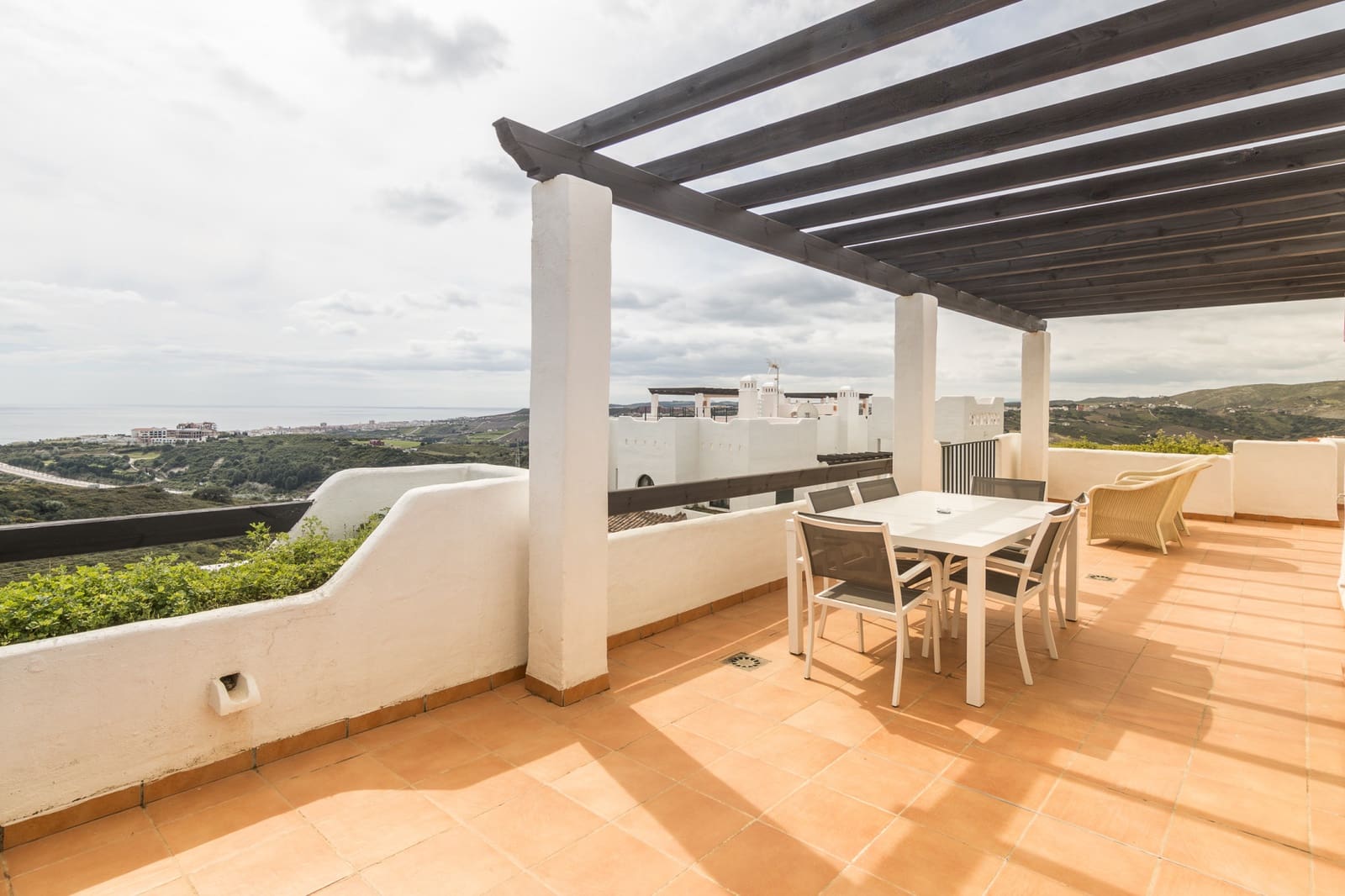 3 bedroom Penthouse for sale in Casares with pool garage - € 535,000 (Ref: 9062269)