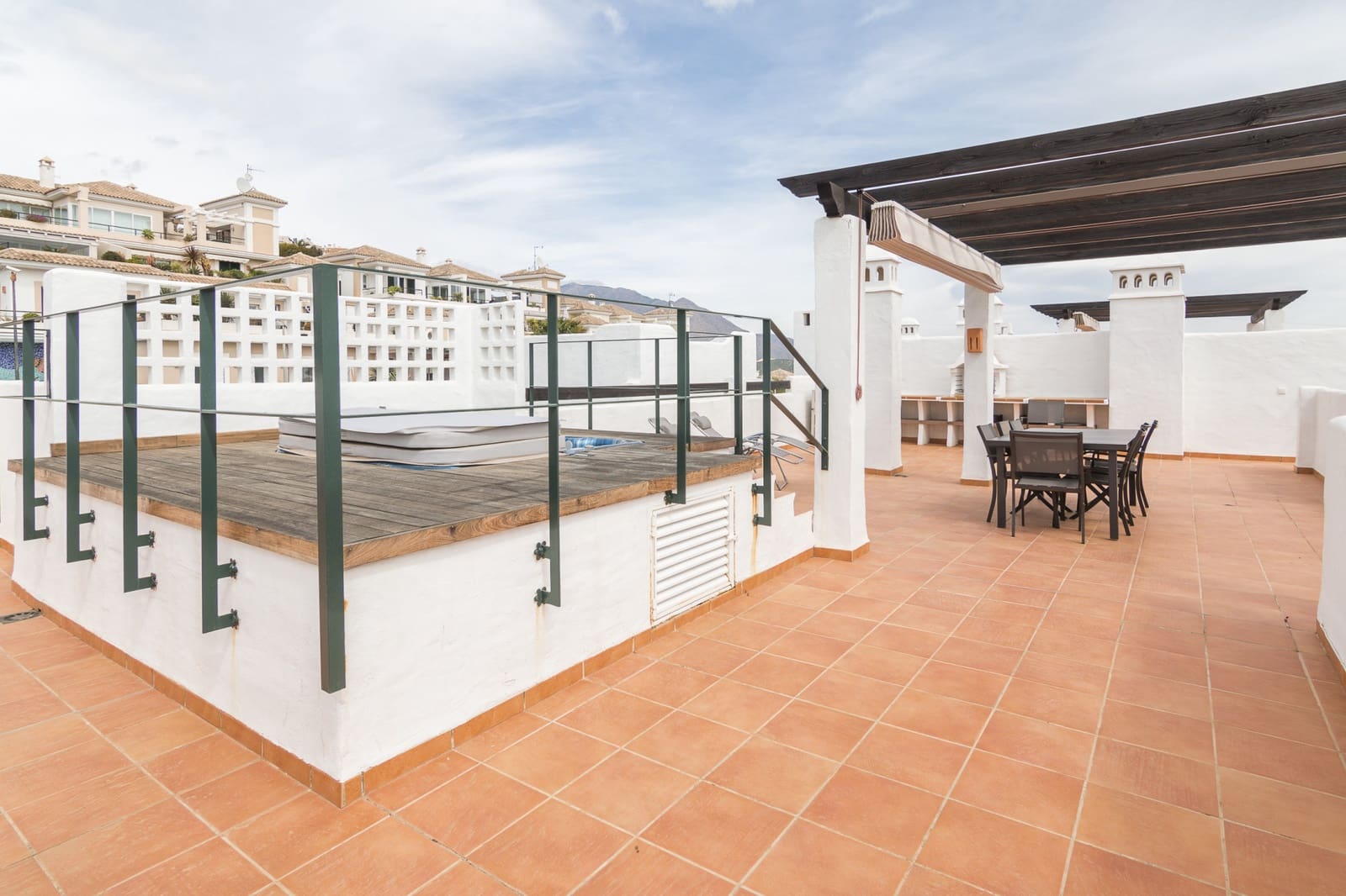 3 quarto Penthouse para venda em Casares com piscina garagem - 495 000 € (Ref: 9062269)