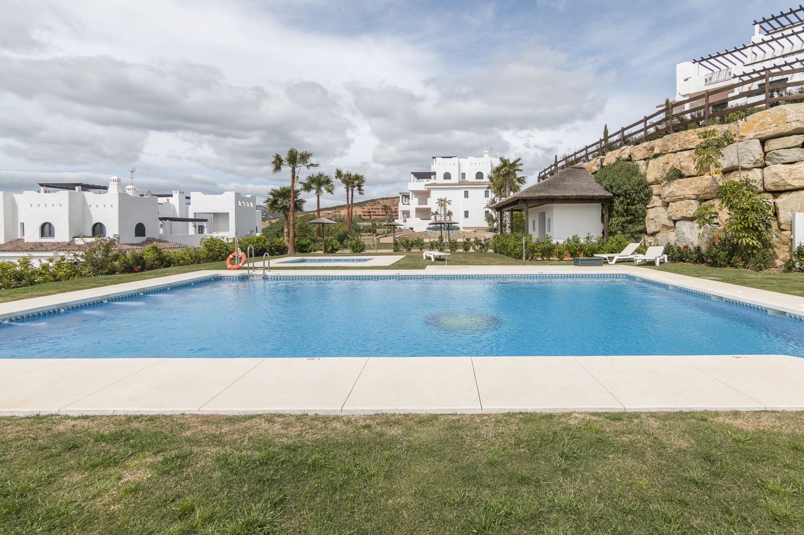 3 quarto Penthouse para venda em Casares com piscina garagem - 495 000 € (Ref: 9062269)