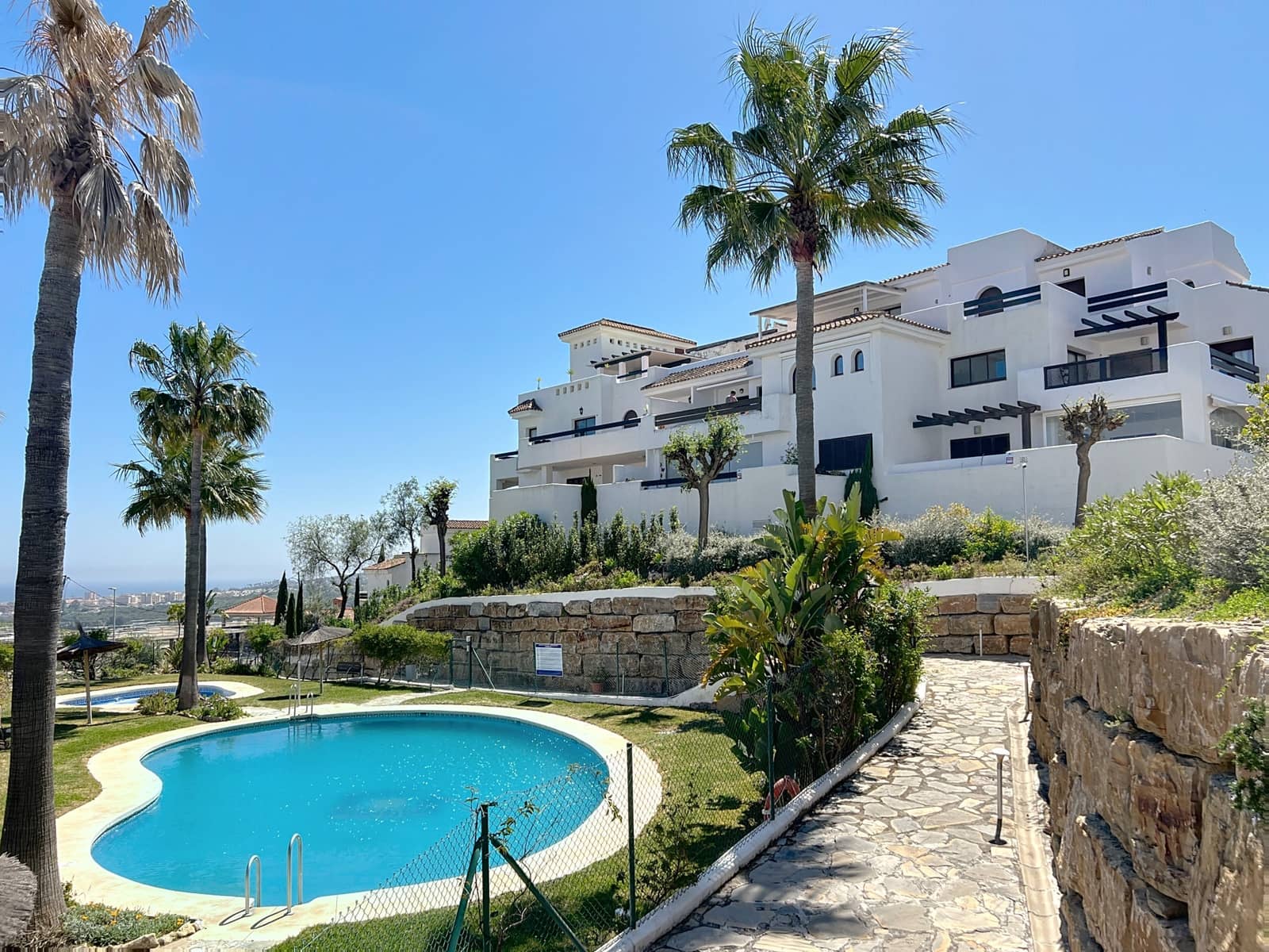 2 bedroom Penthouse for sale in Casares with pool garage - € 499,000 (Ref: 9062271)