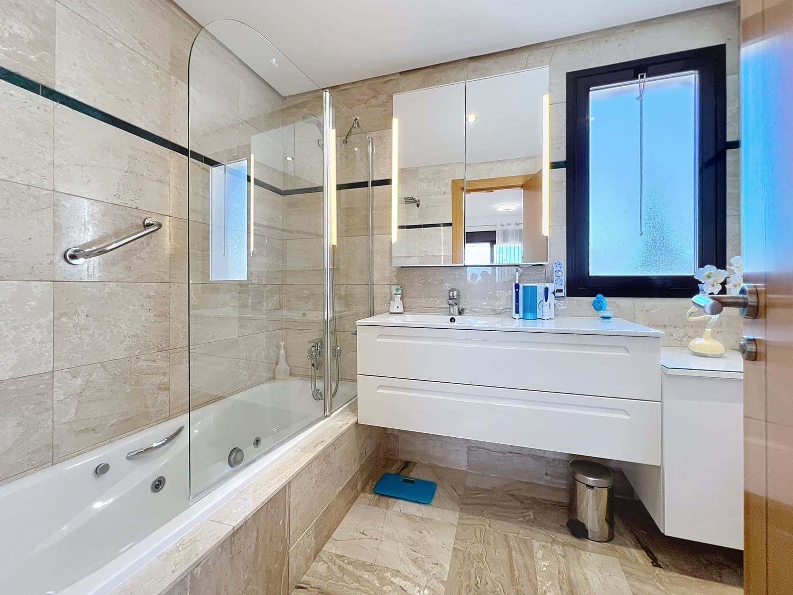 2 bedroom Penthouse for sale in Casares with pool garage - € 499,000 (Ref: 9062271)