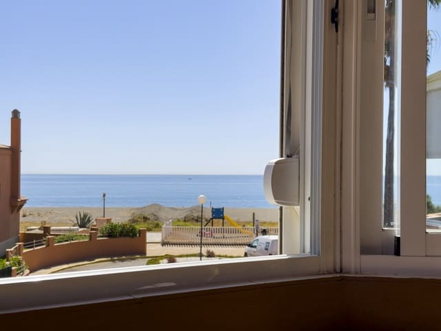4 soverom Hus til salgs i Manilva med svømmebasseng garasje - € 487 000 (Ref: 9095173)