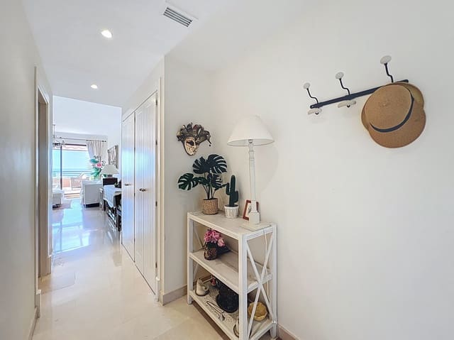 Ático de 2 habitaciones en Manilva en venta con piscina garaje - 389.950 € (Ref: 9106459)