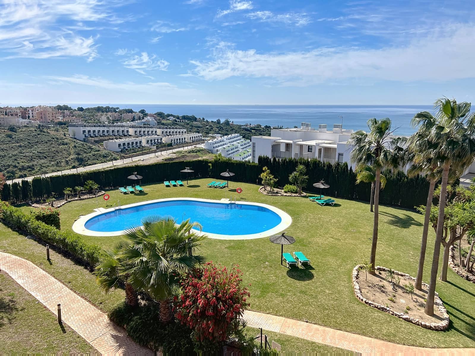 Ático de 2 habitaciones en Manilva en venta con piscina garaje - 415.000 € (Ref: 9106459)