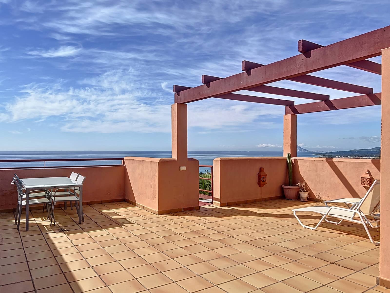 Ático de 2 habitaciones en Manilva en venta con piscina garaje - 415.000 € (Ref: 9106459)
