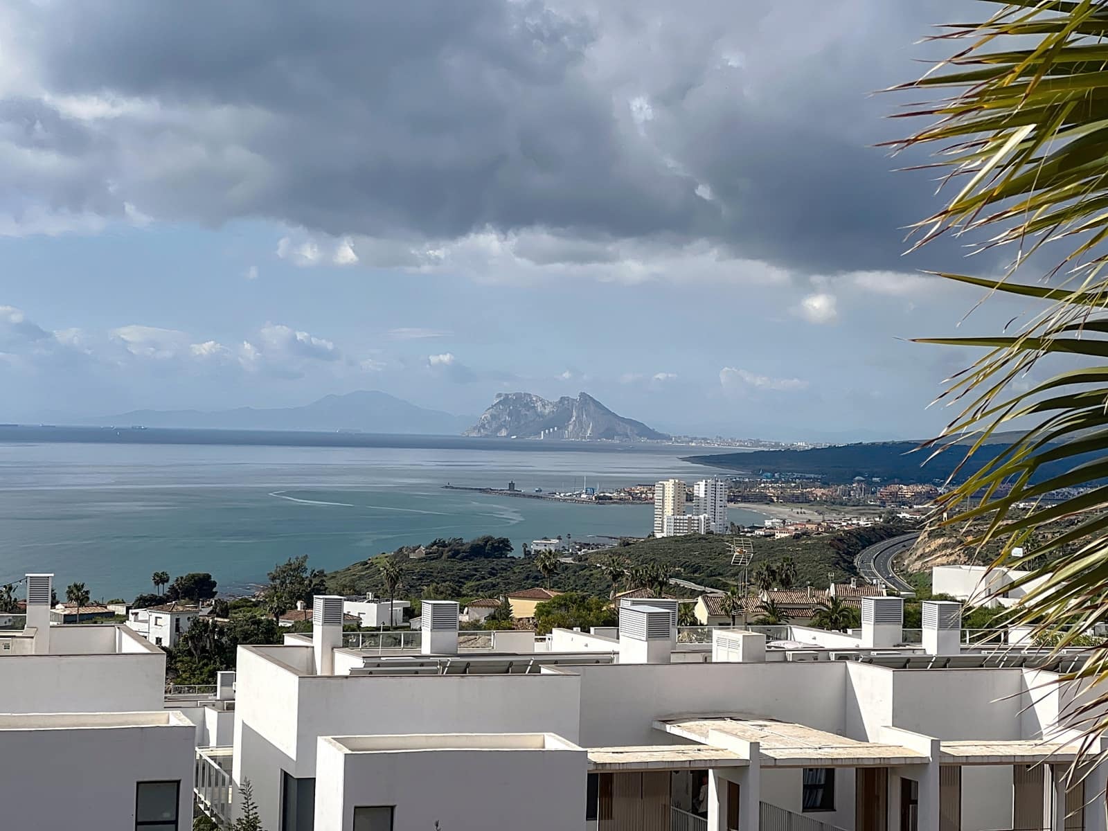Ático de 2 habitaciones en Manilva en venta con piscina garaje - 415.000 € (Ref: 9106459)