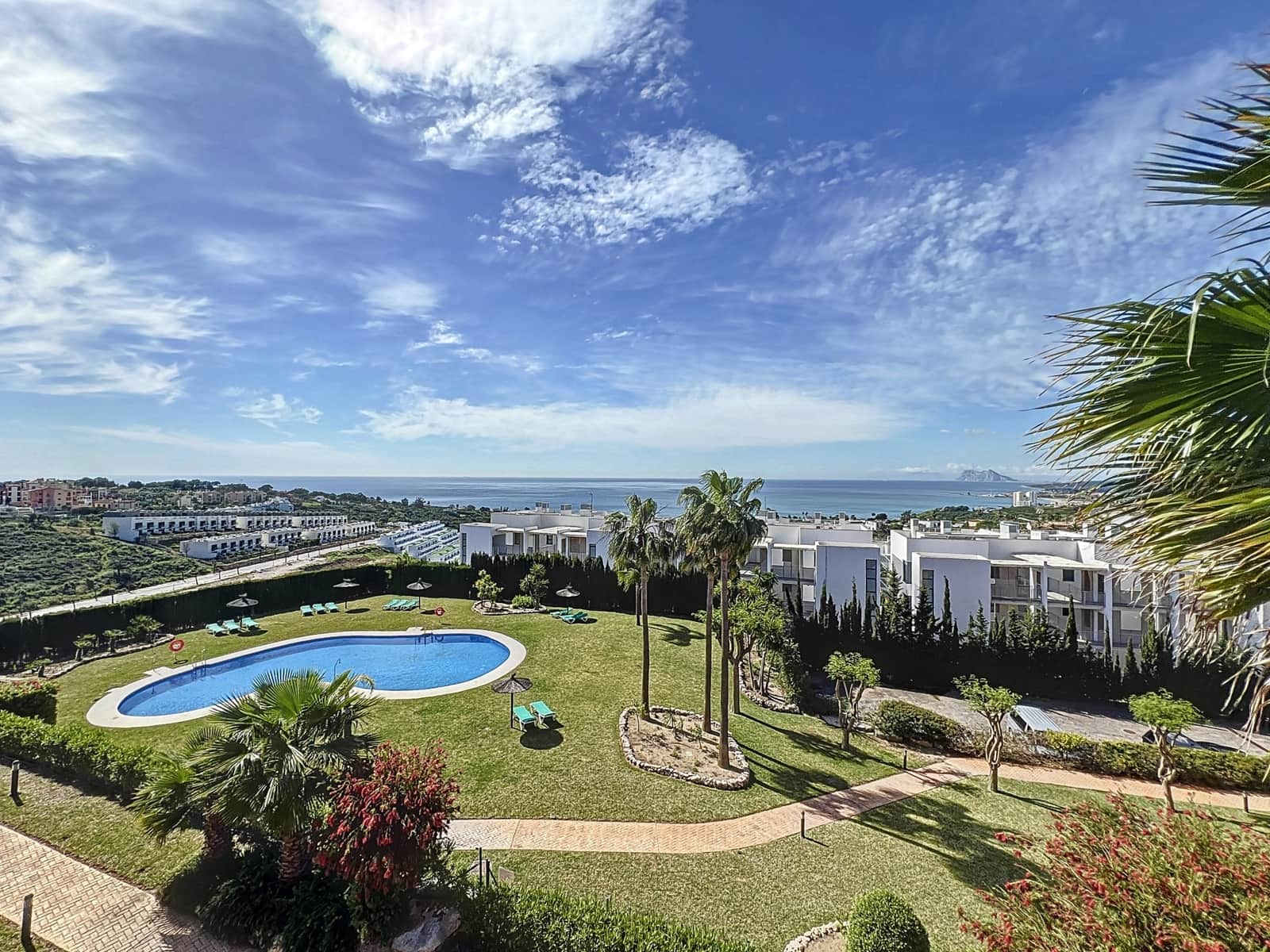 Ático de 2 habitaciones en Manilva en venta con piscina garaje - 415.000 € (Ref: 9106459)