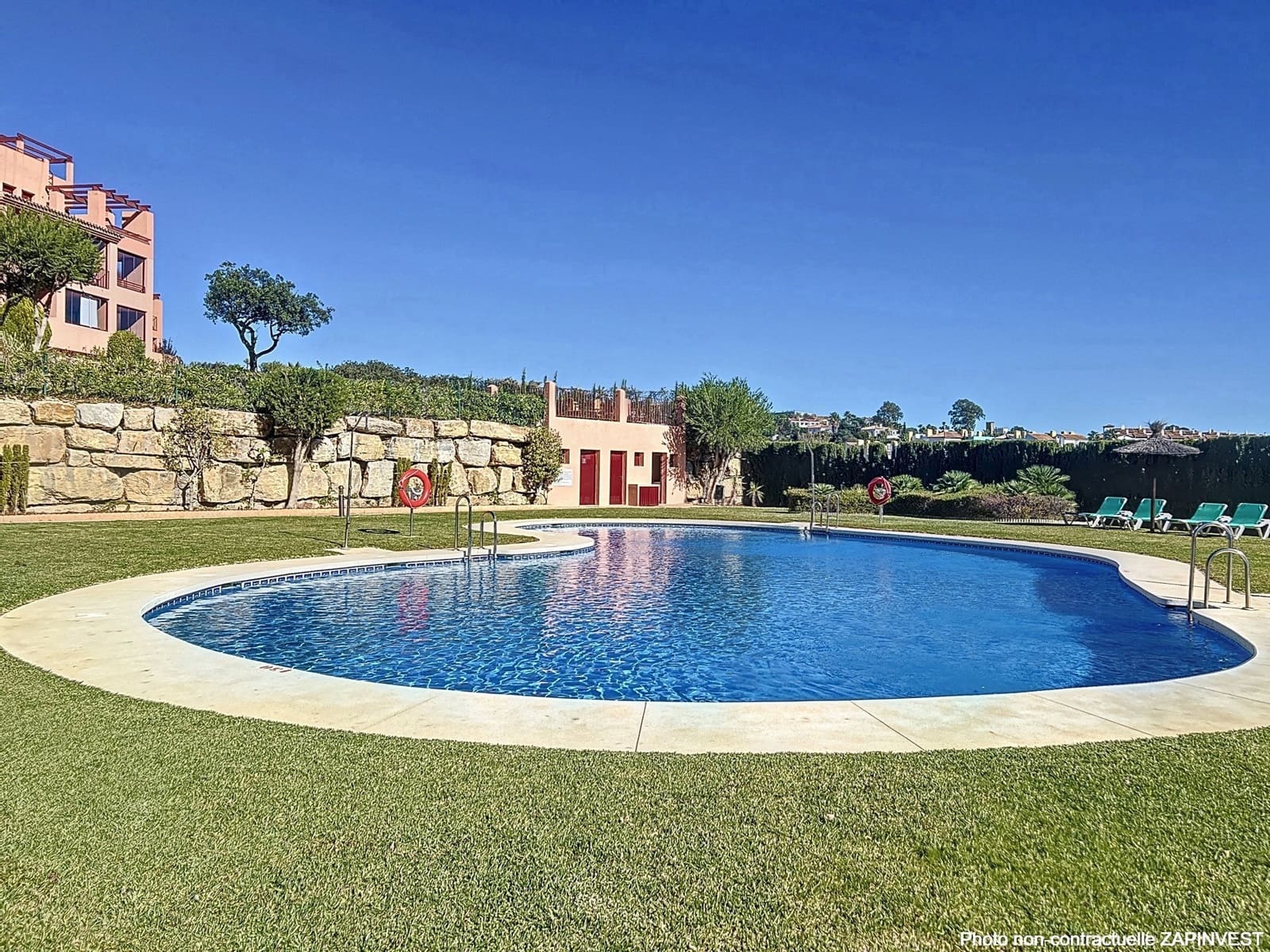 Ático de 2 habitaciones en Manilva en venta con piscina garaje - 415.000 € (Ref: 9106459)