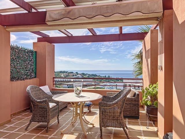 2 sovrum Takvåning till salu i Manilva med pool garage - 379 950 € (Ref: 9106459)