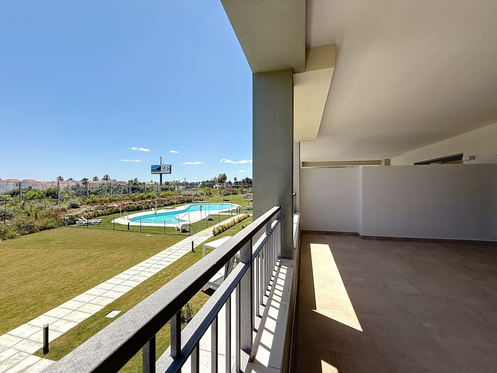 2 bedroom Apartment for sale in Casares with pool garage - € 390,000 (Ref: 9106461)