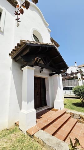 3 Zimmer Villa zu verkaufen in Estepona mit Pool Garage - 950.000 € (Ref: 9132269)