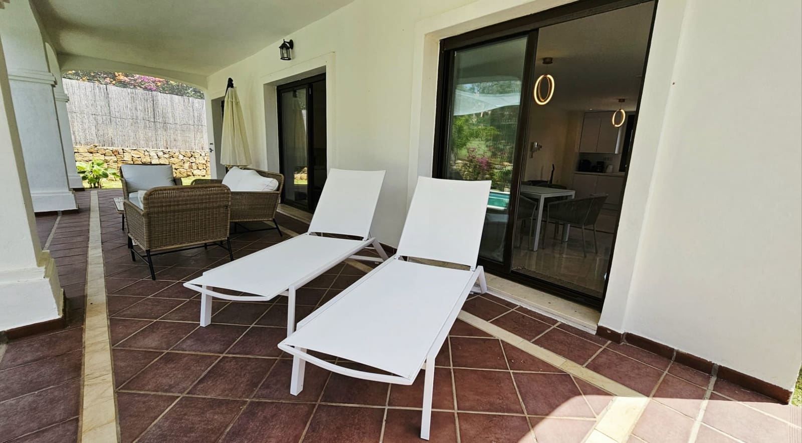 3 Zimmer Villa zu verkaufen in Estepona mit Pool Garage - 950.000 € (Ref: 9132269)