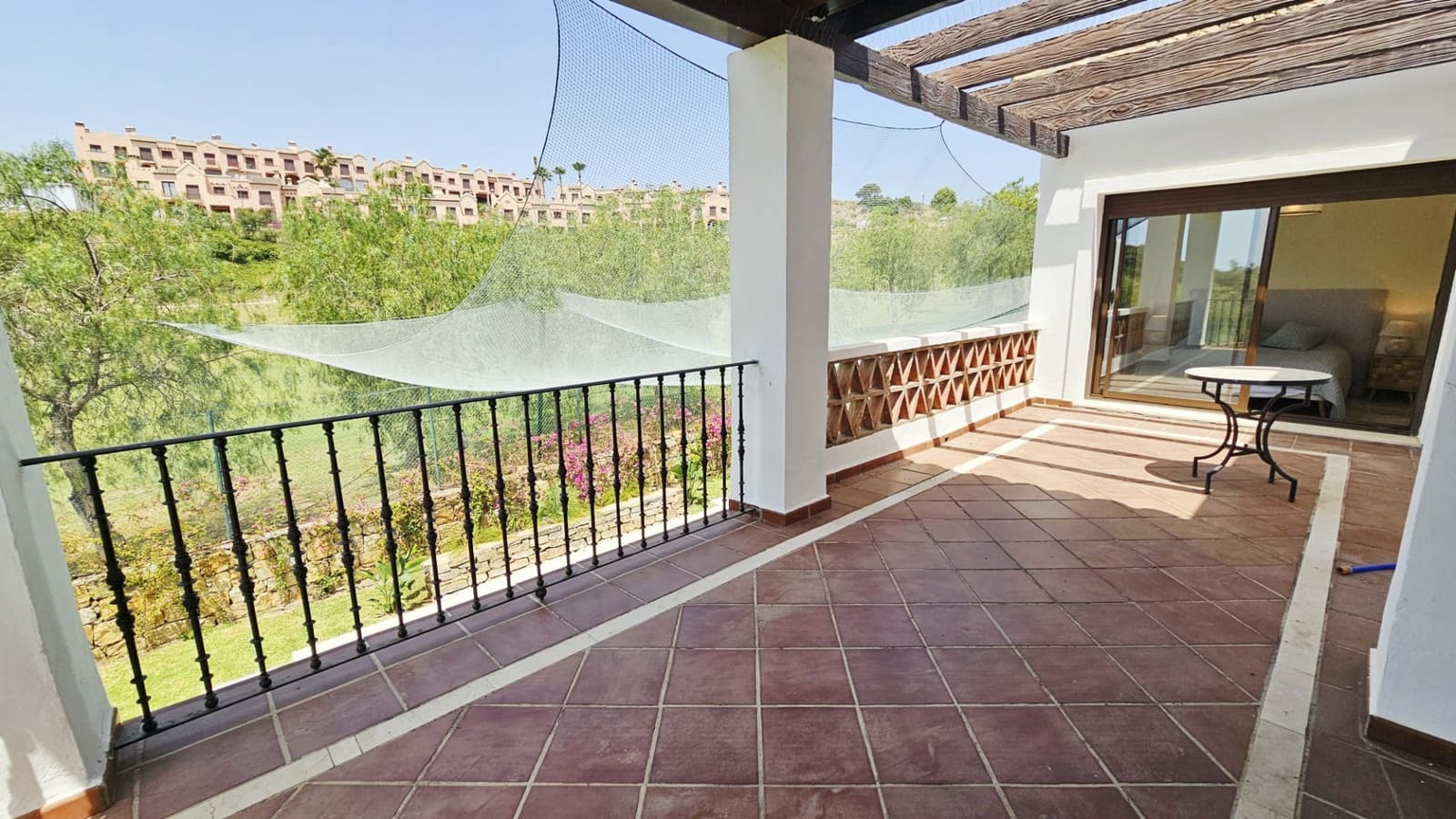 3 Zimmer Villa zu verkaufen in Estepona mit Pool Garage - 950.000 € (Ref: 9132269)