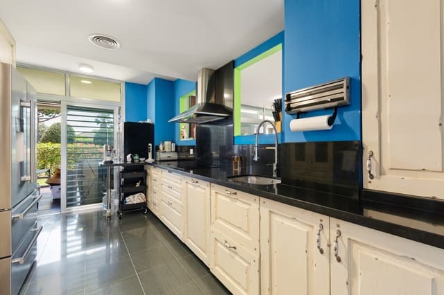 4 sovrum Lägenhet till salu i Chullera, Manilva med pool garage - 639 000 € (Ref: 9137010)