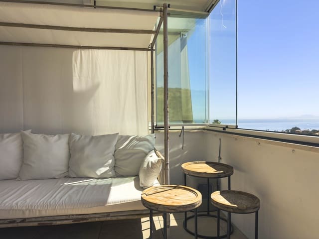 Apartamento de 2 habitaciones en Manilva en venta con piscina garaje - 358.000 € (Ref: 9159385)